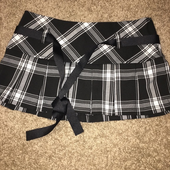Wet Seal Dresses & Skirts - Plaid skirt Wet Seal Dresses & Skirts - Plaid skirt